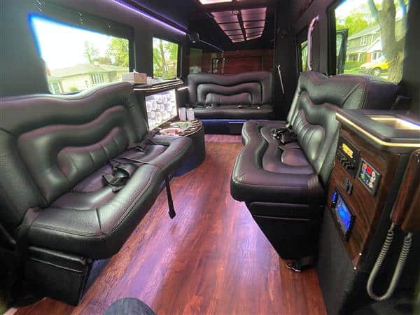 Limo Service Aliso Viejo – Travel with Comfort