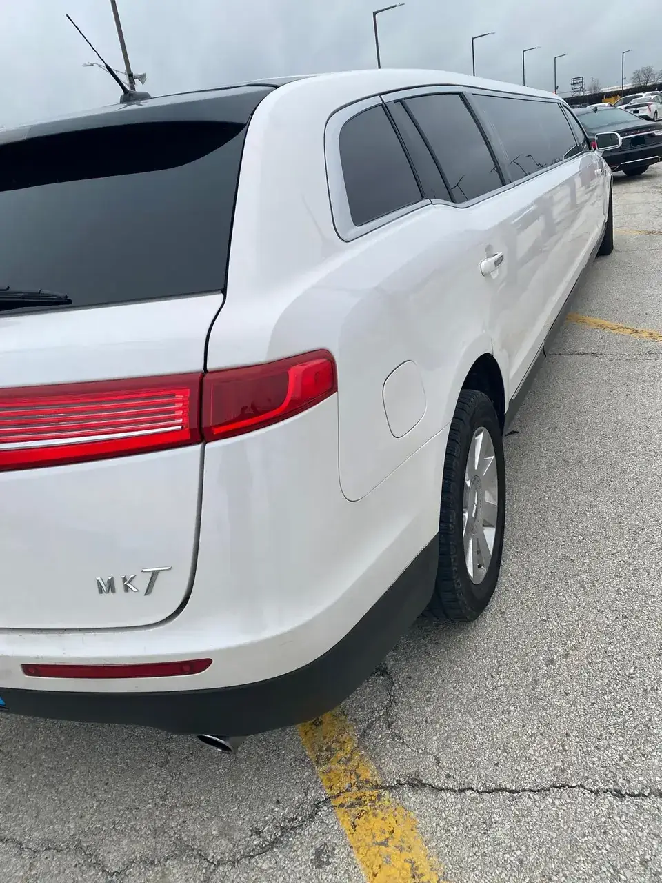 Luxury White MKT Limo