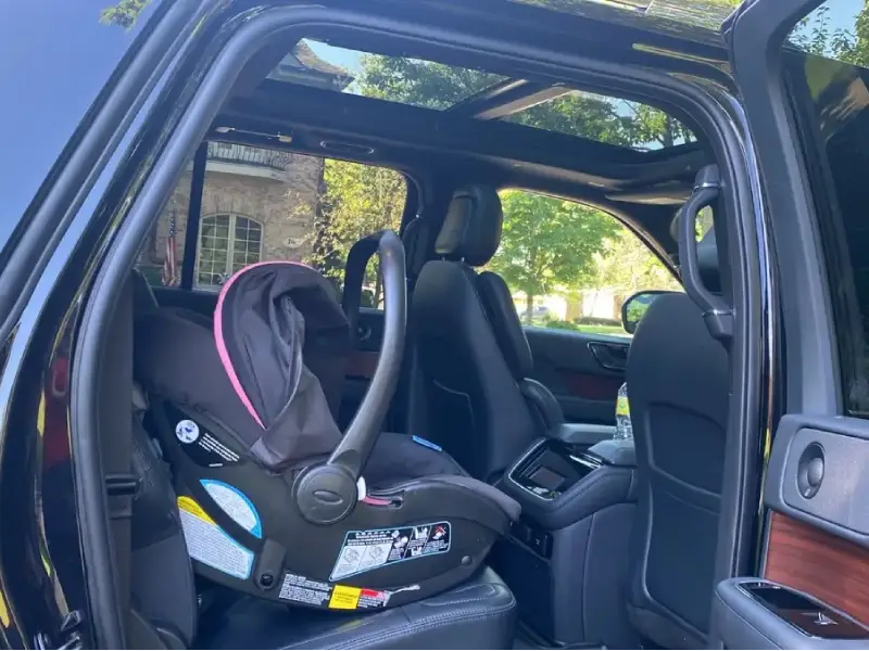 Child Car Seat with Open door