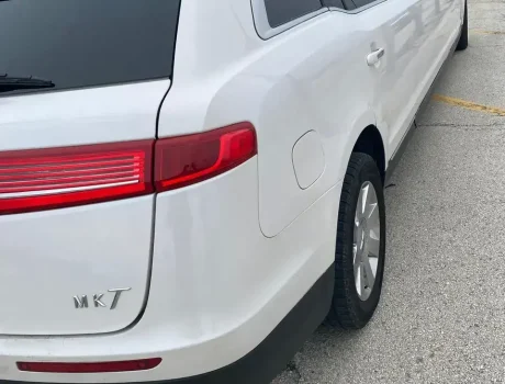 Luxury White MKT Limo